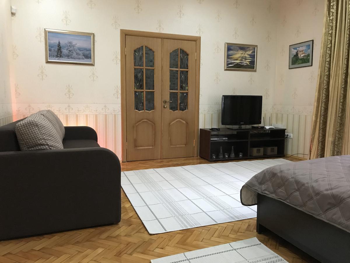 Large Apartment In The City Center Mukatjevo Eksteriør billede