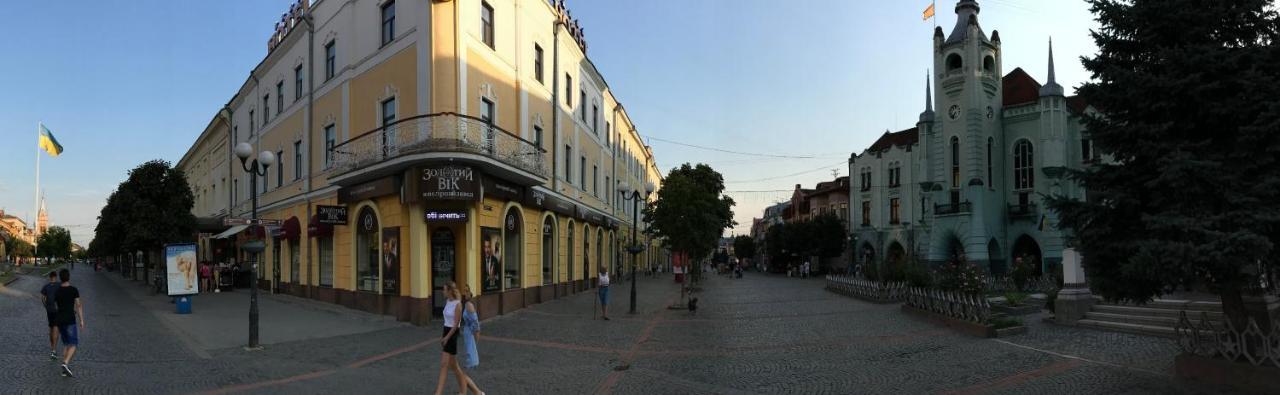 Large Apartment In The City Center Mukatjevo Eksteriør billede